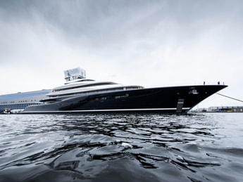 Feadship makes waves with world’s first hydrogen fuel cell superyacht