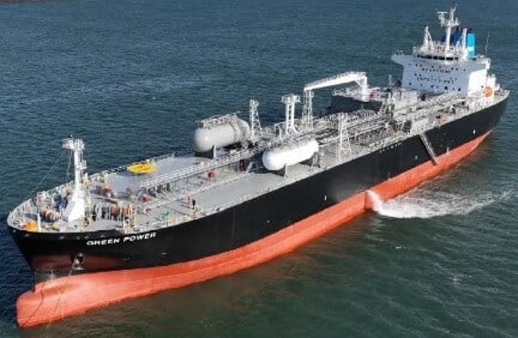 Trafigura completes first ship-to-ship ammonia transfer