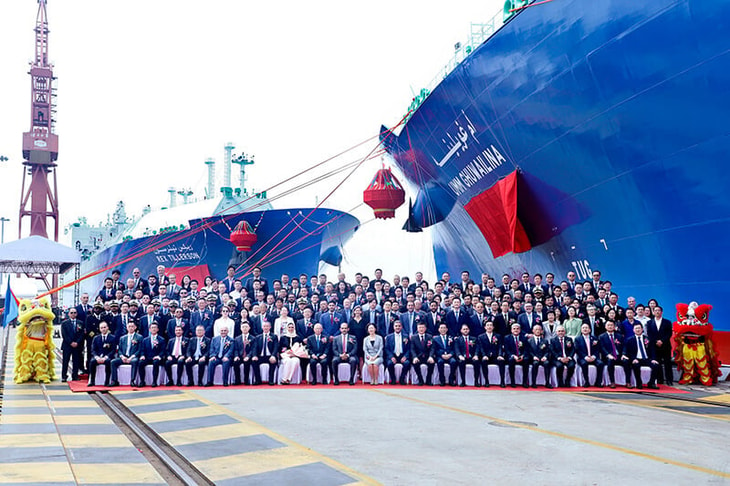 Qatar names two LNG vessels in China