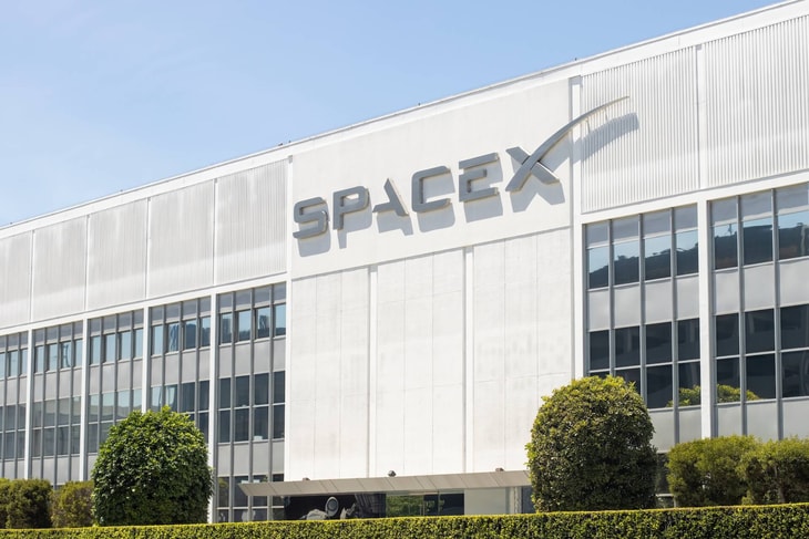 SpaceX delays Polaris Dawn mission due to helium leak